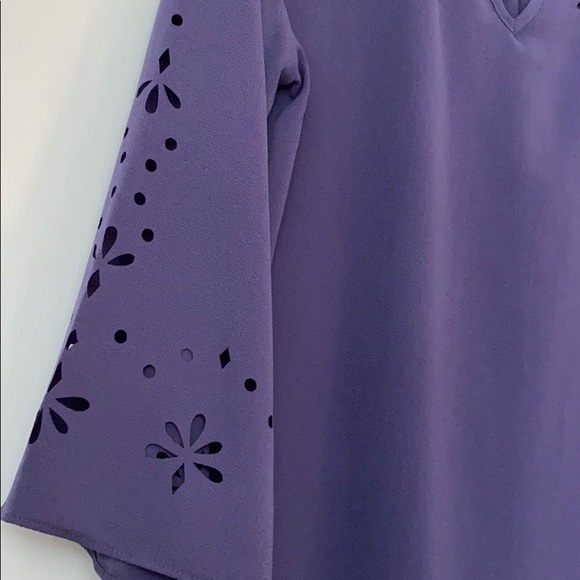 Market and Spruce Cutout Blouse - Picture 2 of 3